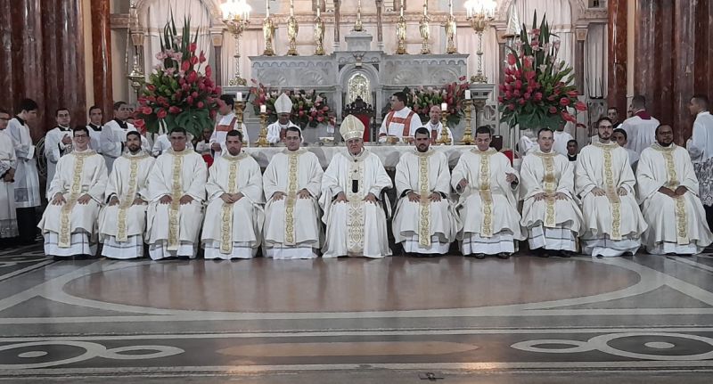 Dez novos sacerdotes são ordenados na Arquidiocese de Olinda e Recife