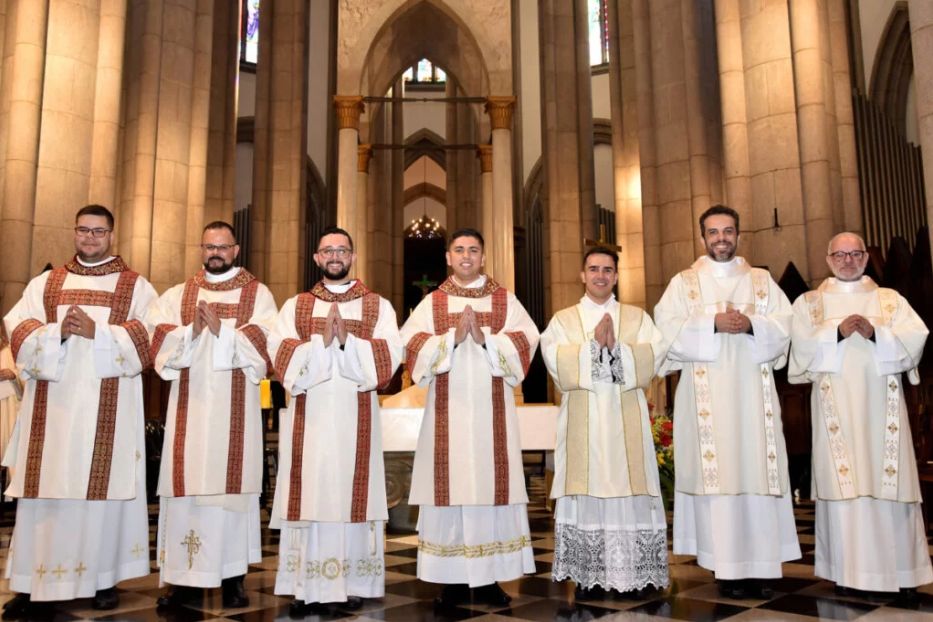 Cardeal Odilo ordena sete novos diáconos para a Arquidiocese de São