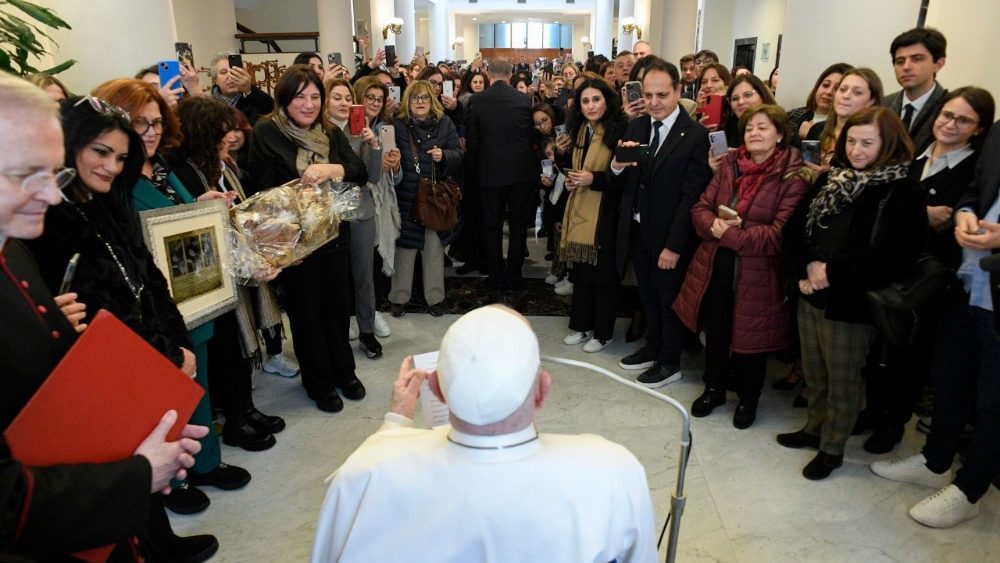 A oracao e um remedio eficaz pois cura a alma assegura Papa Francisco 2