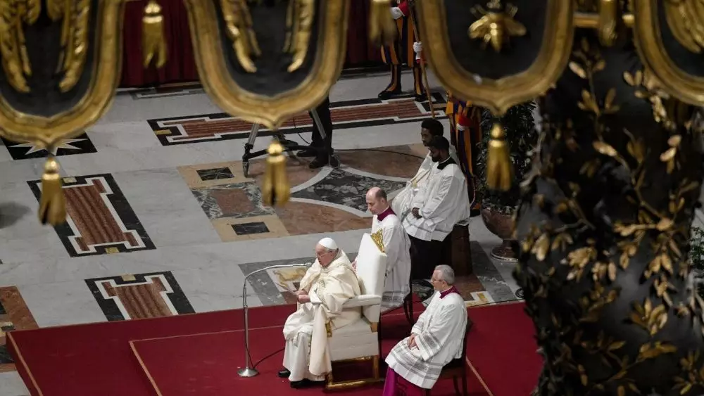 Papa Francisco convida religiosos a serem portadores de luz 3