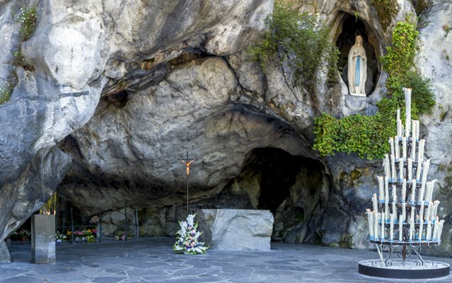 Gruta das Aparições de Lourdes