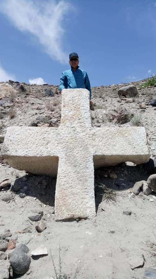 Cruz cristã de 1.200 anos e com mais de 3 toneladas é encontrada no Paquistão 3