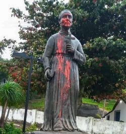 Imagem de São José de Anchieta atacada e vandalizada no Espírito Santo 