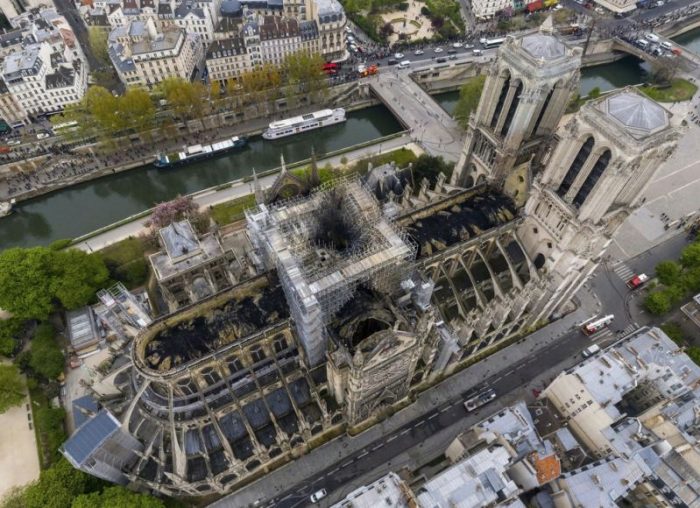 Seguem os trabalhos de reconstrução da Catedral de Notre Dame 2