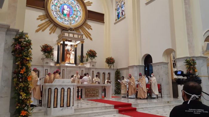 Cardeal de São Paulo preside cerimônia de elevação da Igreja de SantAna à Basílica Menor 8