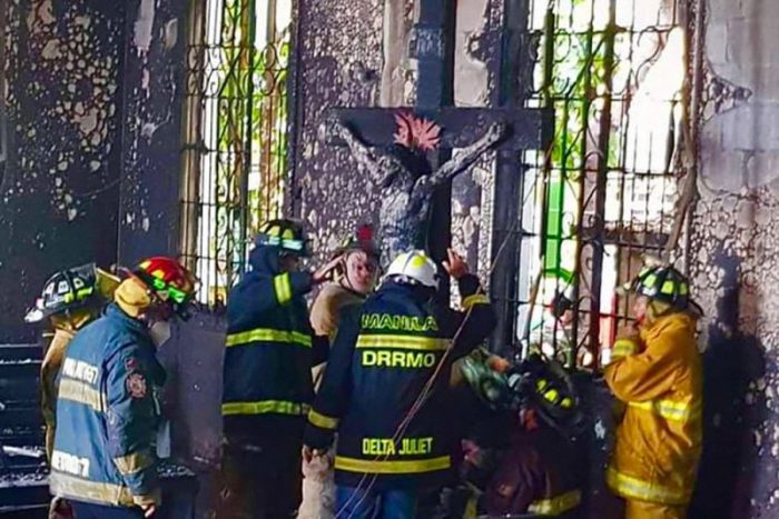 Imagem do Santo Niño é destruída em incêndio nas Filipinas 2