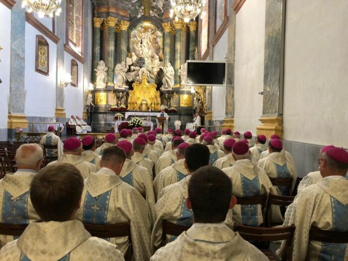 Bispos poloneses se reunem em assembleia no Santuario de Jasna Gora 2