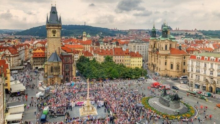 Coluna Mariana em Praga e abencoada pelo Cardeal Duka 1