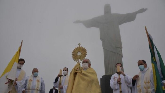 Dom Giovanni dAniello se despede do Brasil com Missa no Rio de Janeiro 2