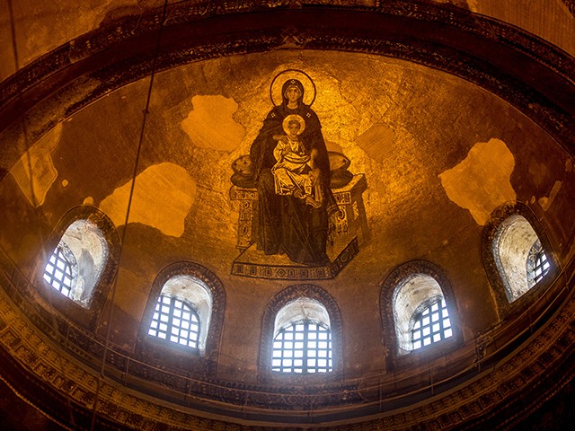 Mosaicos cristaos da Basilica de Santa Sofia sao ocultados 1