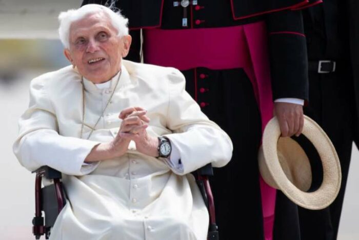 Papa emérito Bento XVI está com a saúde debilitada 2