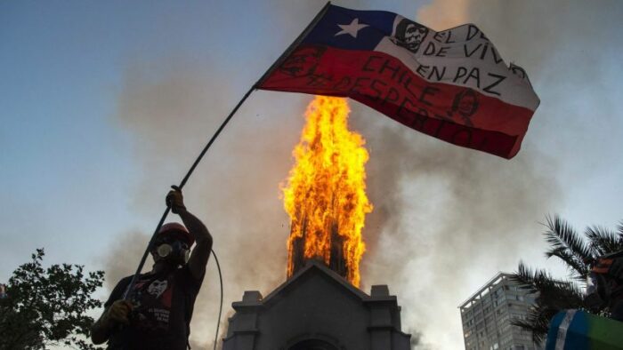 Ataques contra igrejas no chile 4