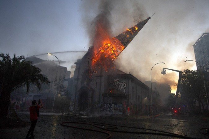 Ataques contra igrejas no chile 5