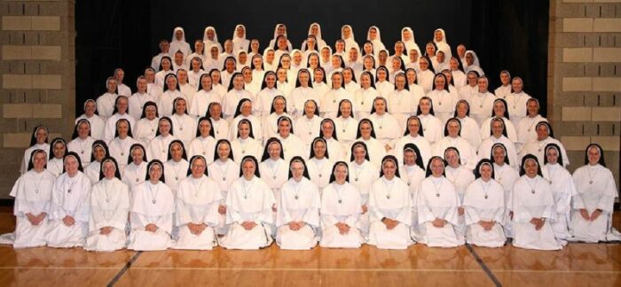 Cresce o numero de vocacoes religiosas em convento de Dominicanas 1