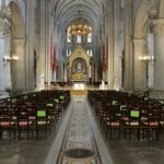 França: Ministro do Interior anuncia suspensão de celebrações religiosas públicas a partir de 2 de novembro.