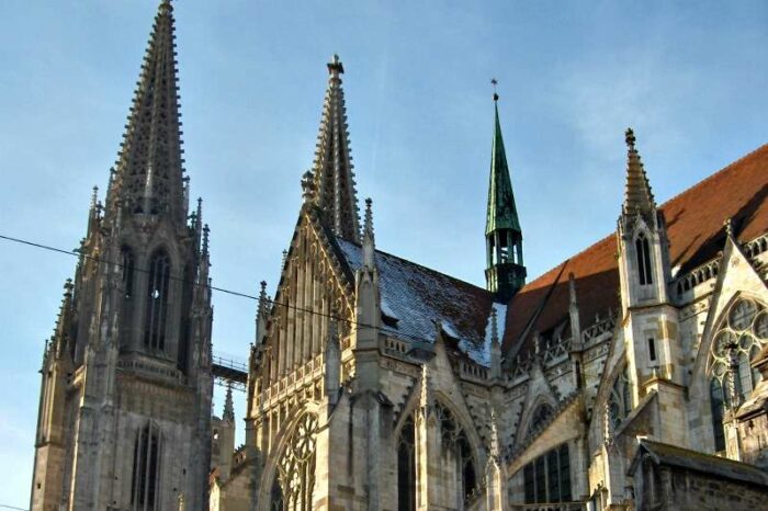 Ladroes roubam reliquias em igreja na Alemanha 2