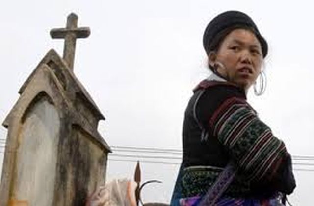 Organismos governamentais facilitam a que no Laos o cristianismo seja descrito como um credo subversivo que mina os valores tradicionais do país.