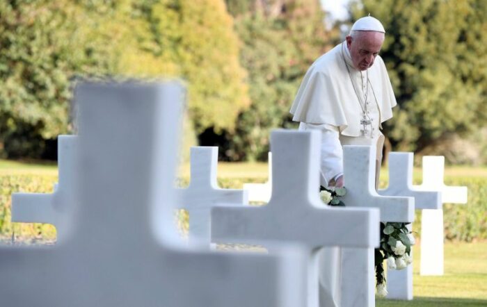 Papa celebrara missa pelos fieis defuntos em cemiterio Teutonico 1
