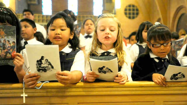 Simbolos catolicos e Missas serao banidos de colegios publicos da Irlanda 2
