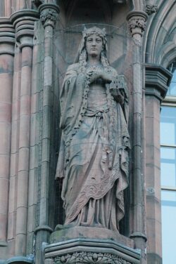 719px Statue of Queen Margaret Scottish National Portrait Gallery