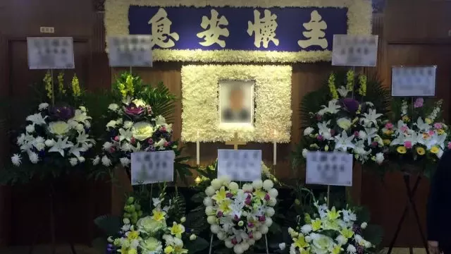 Casamentos e funerais cristaos sao proibidos na China