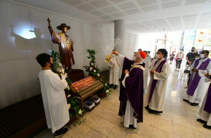 Catolicos coreanos celebram os 200 anos de nascimento de Santo Andre Kim Degun 1
