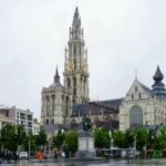 Bispos belgas: como muitos crentes, sentimos esse bloqueio das celebrações religiosas públicas nas igrejas como uma limitação à experiência de nossa fé.