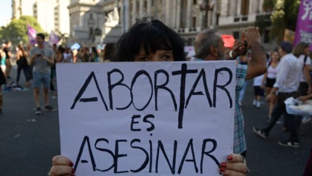 Nunca será correto fingir que é um direito matar um inocente e que defender a vida por nascer é uma “batalha perdida”, diz Bispo argentino.