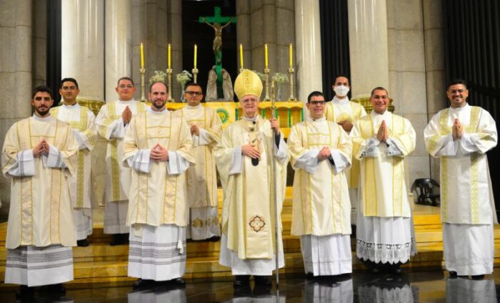 Cardeal de Sao Paulo ordena nove diaconos na Catedral da Se Foto Luciney Martins O SAO PAULO 1