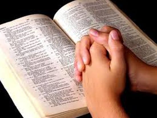 “Tenhamos o hábito de levar sempre um pequeno Evangelho no bolso, para que possamos ler pelo menos três, quatro versículos”, incentiva o Papa Francisco.