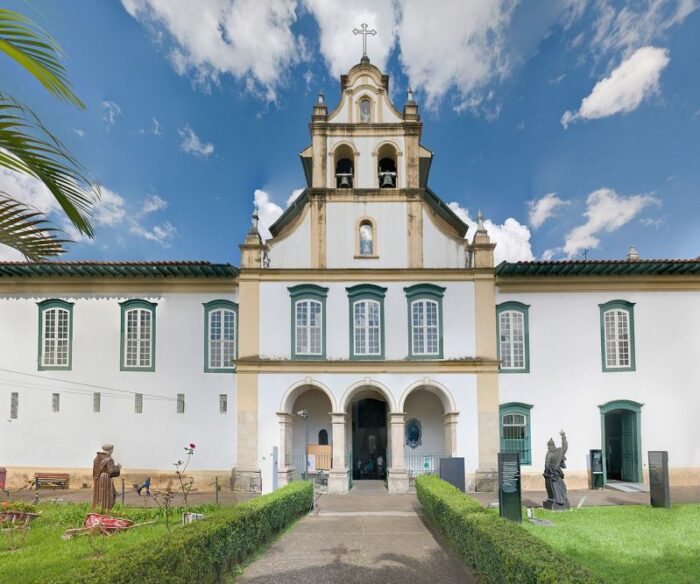 Museu de Arte Sacra de Sao Paulo reabre ao publico com exposicao de Via Sacra