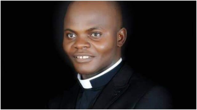 Sacerdote Católico brutalmente assassinado na Nigéria