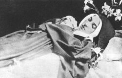1125px Bernadette soubirous exhumated 1925