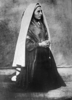 771px Bernadette Soubirous en 1861 photo Bernadou 4