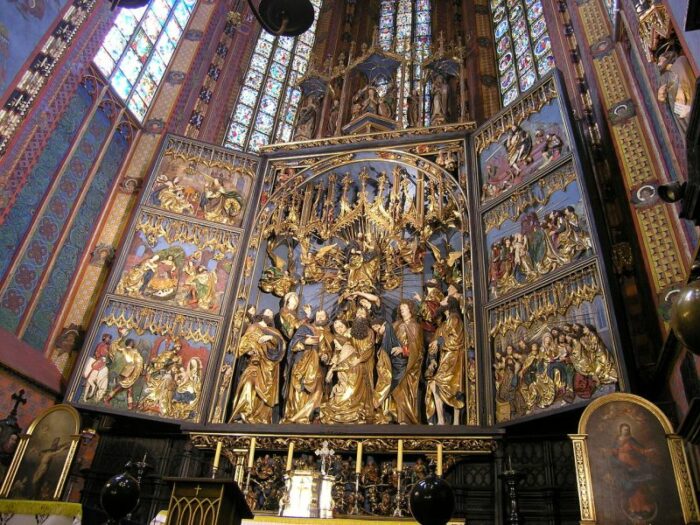 Maior retabulo gotico do mundo volta a ser exposto apos seis anos de restauracao 6