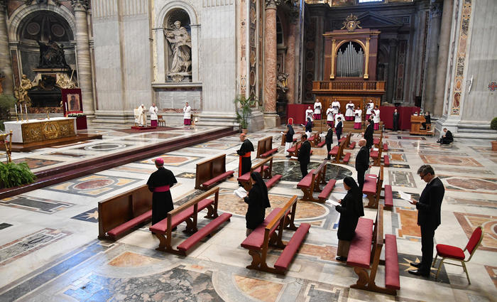Bispos italianos esperam celebrar a Pascoa com a participacao presencial de fieis