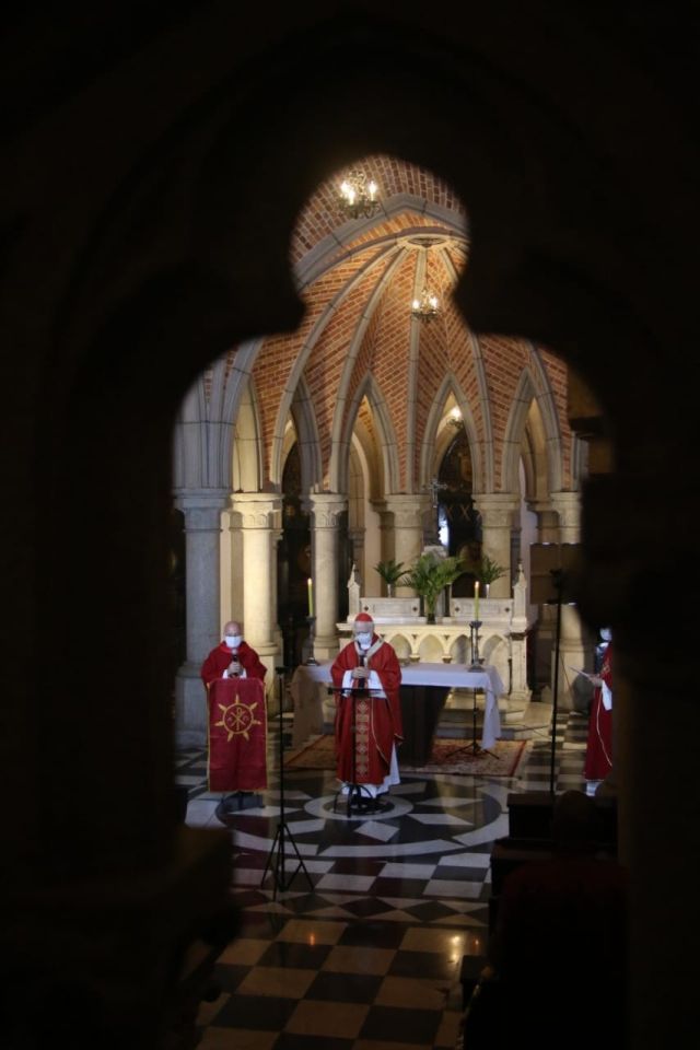 Cardeal Odilo celebra o Domingo de Ramos na cripta da Catedral da Se 3