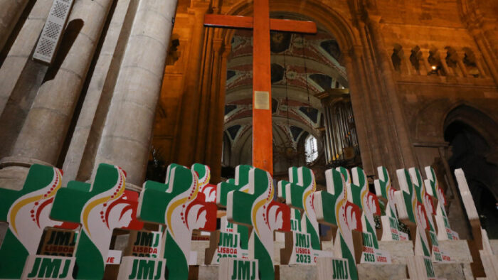 Dioceses de Portugal recebem replicas do logotipo da JMJ Lisboa 2023 1