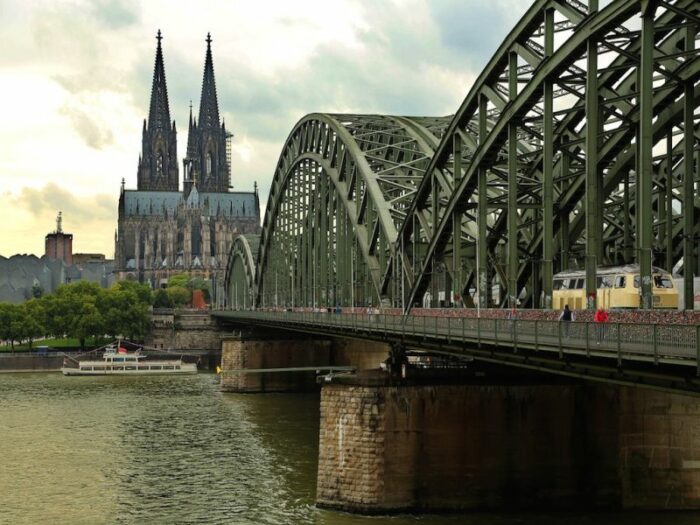 Governo alemao proibe celebracoes presenciais durante a Semana Santa e Pascoa 1
