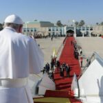 A visita do Papa ao Iraque encerrou-se no aeroporto de Bagdá numa cerimônia privada com a presidente da república e responsáveis das comunidades cristãs.
