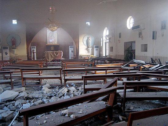 Por medo de ataques terroristas catolicos se reunem em segredo para rezar na Nigeria 1