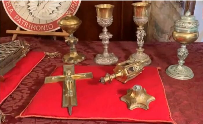 Arquidiocese de Siena celebra a recuperacao de relicario roubado ha 32 anos 4