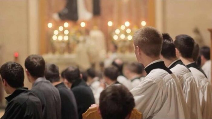 Familias sao decisivas no aumento vocacional ao sacerdocio assegura reitor de seminario