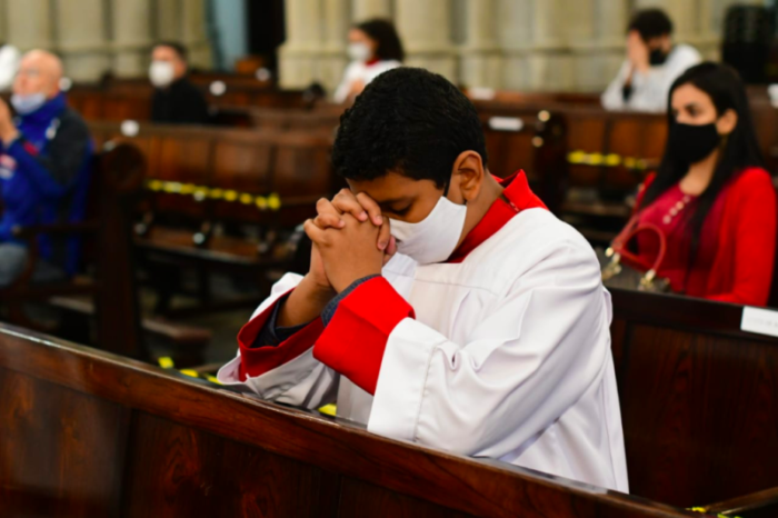 Missas na Arquidiocese de Sao Paulo voltam a ser celebradas com a presenca de fieis 1