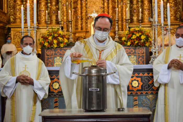 Cardeal Sergio da Rocha preside Missa do Crisma na Arquidiocese de Salvador 3