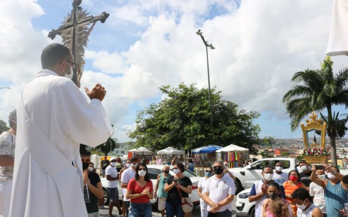 Imagem de Nossa Senhora Aparecida peregrina pelas ruas de Salvador 2