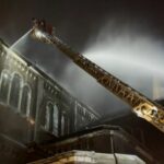 Incendio atinge Igreja de Sao Pedro e Sao Paulo na Franca