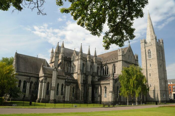 Irlanda celebra a reabertura das igrejas para o culto publico