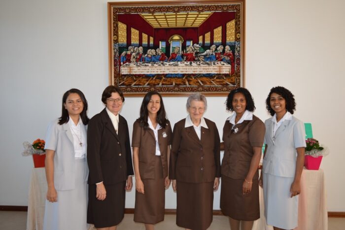 Irmas Franciscanas da Penitencia e Caridade Crista celebram 150 anos de presenca no Brasil 2
