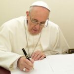 Papa afirma necessidade de reconhecer a presença de leigos que, em virtude de seu Batismo, se sentem chamados a colaborar no serviço da catequese.